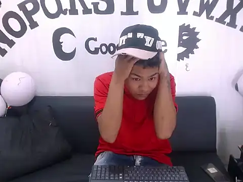 Snapshot of Yordi_Alpha chatting on October 28, 2025, 12:30 pm Yordi Alpha online show from October 28, 2025, 12:30 pm