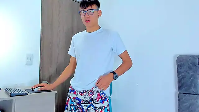 Snapshot of Nicolas_Torres_ chatting on November 8, 2025, 3:07 am Nicolas Torres online show from November 8, 2025, 3:07 am