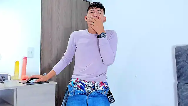 Snapshot of Nicolas_Torres_ chatting on November 10, 2025, 7:40 am Nicolas Torres online show from November 10, 2025, 7:40 am