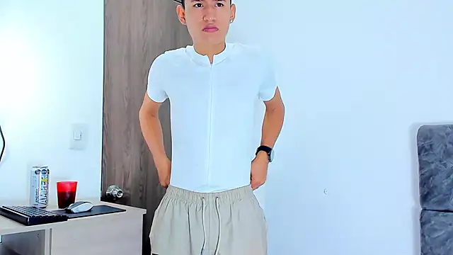 Snapshot of Nicolas_Torres_ chatting on November 14, 2025, 2:32 am Nicolas Torres online show from November 14, 2025, 2:32 am