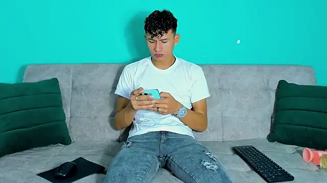 Snapshot of Nicolas_Torres_ chatting on November 22, 2025, 2:21 am Nicolas Torres online show from November 22, 2025, 2:21 am