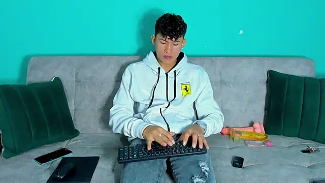 Snapshot of Nicolas_Torres_ chatting on November 24, 2025, 7:52 am Nicolas Torres online show from November 24, 2025, 7:52 am