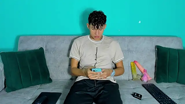 Snapshot of Nicolas_Torres_ chatting on November 25, 2025, 6:24 am Nicolas Torres online show from November 25, 2025, 6:24 am