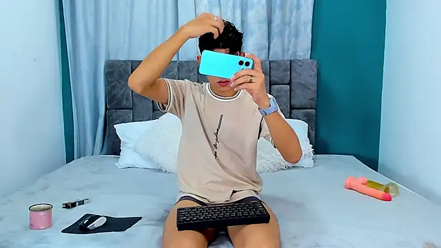 Snapshot of Nicolas_Torres_ chatting on November 27, 2025, 4:14 am Nicolas Torres online show from November 27, 2025, 4:14 am