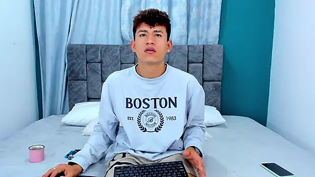 Snapshot of Nicolas_Torres_ chatting on December 2, 2025, 7:25 am Nicolas Torres online show from December 2, 2025, 7:25 am