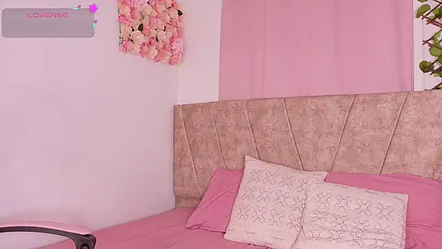 Snapshot of Karina_Wong chatting on November 19, 2025, 7:25 pm Karina Wong online show from November 19, 2025, 7:25 pm