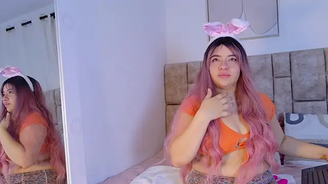 Snapshot of Karina_Wong chatting on November 26, 2025, 9:16 pm Karina Wong online show from November 26, 2025, 9:16 pm