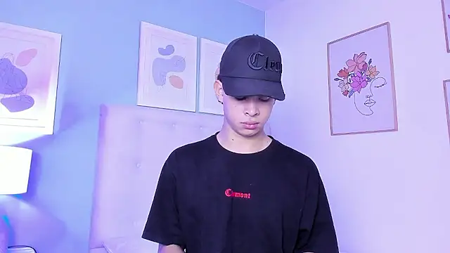 ApoloRicci online show from January 10, 2026, 7:26 pm