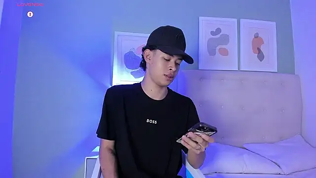 ApoloRicci online show from February 27, 2026, 7:58 pm