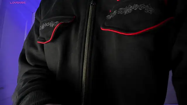 ApoloRicci online show from March 4, 2026, 9:21 pm