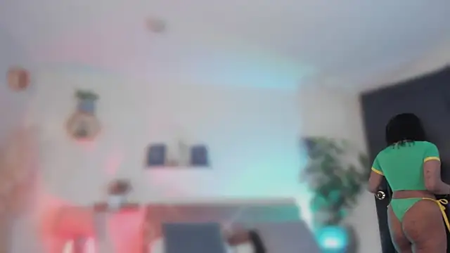 YariRose online show from June 15, 2026, 3:47 pm