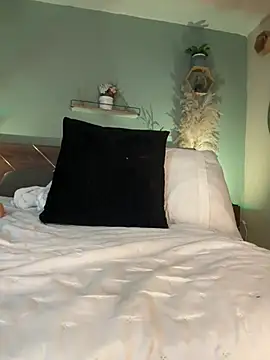 YariRose online show from July 31, 2026, 4:12 am