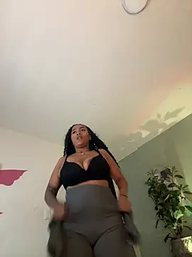YariRose online show from July 31, 2026, 5:12 pm