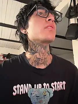 Snapshot of sflps chatting on February 15, 2026, 3:53 pm sflps online show from February 15, 2026, 3:53 pm