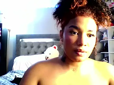 Nahomy Sara online show from March 13, 2026, 3:13 am