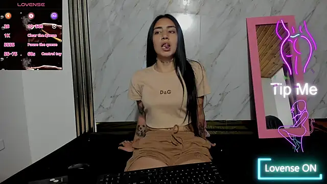 Snapshot of Sasha_Blonde chatting on November 5, 2025, 8:20 pm Sasha Blonde online show from November 5, 2025, 8:20 pm