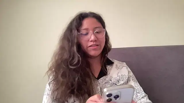 Kmiii21 online show from November 10, 2025, 5:01 pm