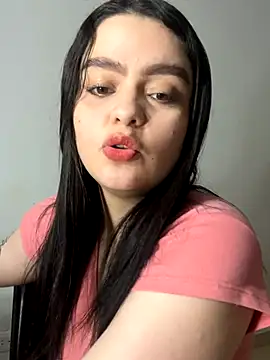 Selena Roa online show from December 4, 2025, 1:48 am