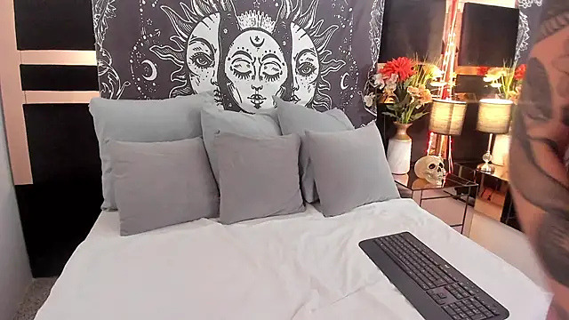 mirandaduboiss online show from January 5, 2026, 5:27 pm