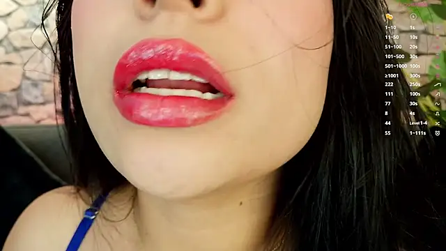 Snapshot of mia_roux1 chatting on November 13, 2025, 5:12 pm mia roux1 online show from November 13, 2025, 5:12 pm