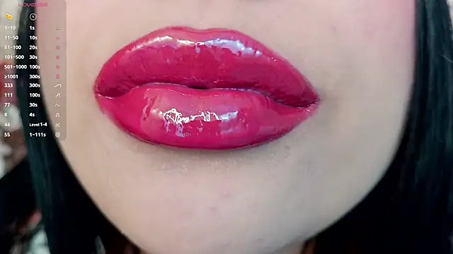 Snapshot of mia_roux1 chatting on November 29, 2025, 6:49 am mia roux1 online show from November 29, 2025, 6:49 am