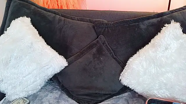 mia roux1 online show from March 20, 2026, 7:19 pm