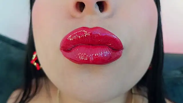 mia roux1 online show from April 22, 2026, 9:16 pm