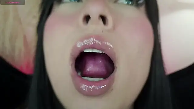 Snapshot of mia_roux1 chatting on June 12, 2026, 1:15 am mia roux1 online show from June 12, 2026, 1:15 am