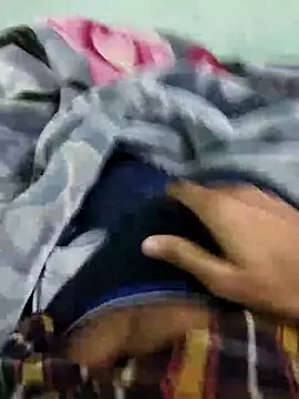 Virgin18year old online show from December 5, 2025, 3:04 am