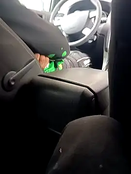 Snapshot of Adrian987Gg chatting on October 24, 2025, 10:33 am Adrian987Gg online show from October 24, 2025, 10:33 am