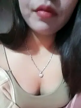 -Lanaa- online show from December 1, 2025, 7:52 pm