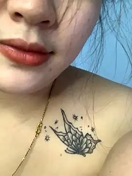 Snapshot of helo-kitty chatting on November 24, 2025, 5:12 pm helo-kitty online show from November 24, 2025, 5:12 pm