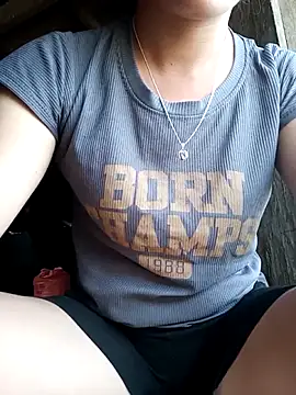 Snapshot of Phantamay chatting on April 8, 2026, 4:23 am Phantamay online show from April 8, 2026, 4:23 am