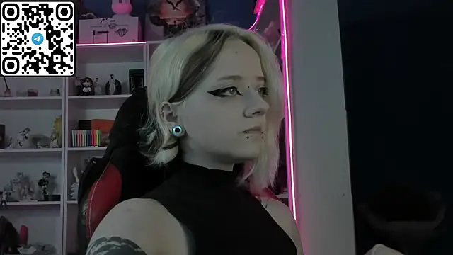 Holy Mistress S online show from May 3, 2026, 8:09 am
