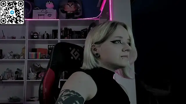 Holy Mistress S online show from June 3, 2026, 9:56 am