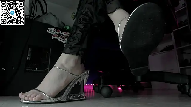 Holy Mistress S online show from June 17, 2026, 7:22 am