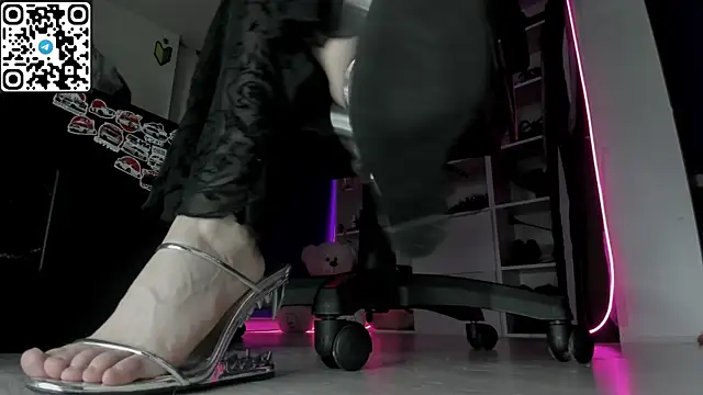 Holy Mistress S online show from June 26, 2026, 7:57 am