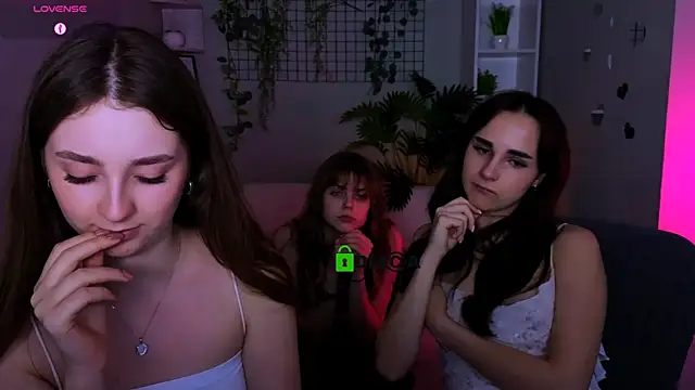 alisabliss online show from June 22, 2026, 2:13 am