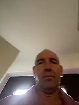 Snapshot of Lutzi1970 chatting on November 6, 2025, 8:26 am Lutzi1970 online show from November 6, 2025, 8:26 am