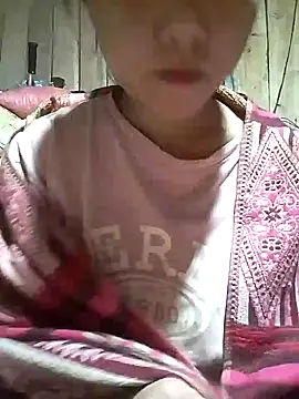 Quynhsumon online show from November 2, 2025, 2:30 pm