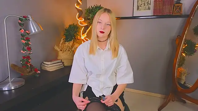 Snapshot of YungLyssy chatting on November 26, 2025, 3:18 am YungLyssy online show from November 26, 2025, 3:18 am