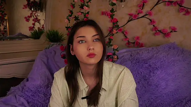 KateCahee online show from November 10, 2025, 2:21 am