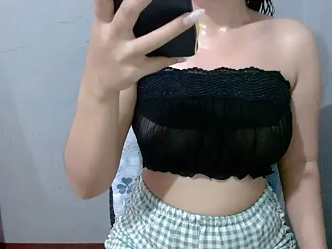 Snapshot of Skinny_Jean18xxx chatting on May 7, 2026, 12:21 pm Skinny Jean18xxx online show from May 7, 2026, 12:21 pm