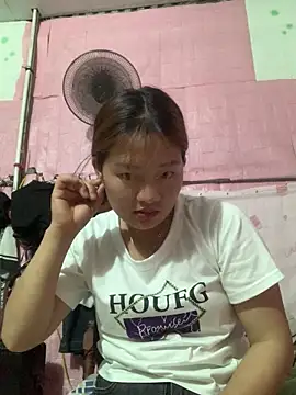 Lara-11 online show from April 28, 2026, 5:51 pm