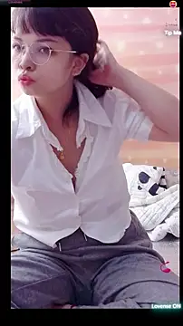 Maomilove1 online show from May 23, 2026, 12:42 pm