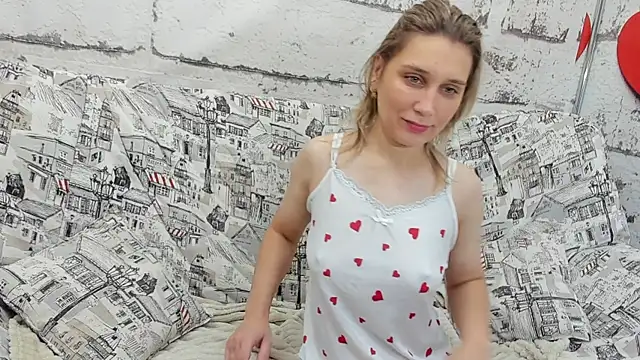 Snapshot of Tenderly_Sophie chatting on November 5, 2025, 1:16 am Tenderly Sophie online show from November 5, 2025, 1:16 am