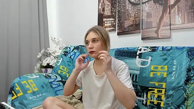 Tenderly Sophie online show from May 27, 2026, 1:02 am