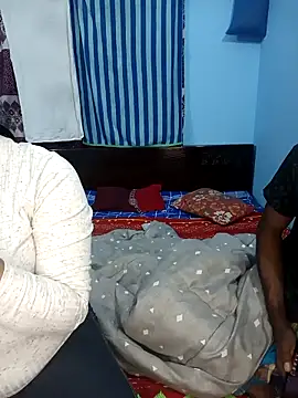 Snapshot of CoupleShow_432 chatting on December 14, 2025, 2:55 pm CoupleShow 432 online show from December 14, 2025, 2:55 pm