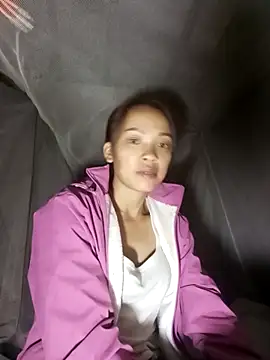 Snapshot of Karin-n chatting on November 6, 2025, 11:37 pm Karin-n online show from November 6, 2025, 11:37 pm