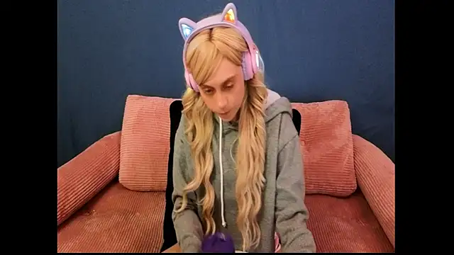 daddysprincess731 online show from June 18, 2026, 3:40 am